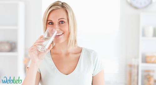 دراسة: شرب الماء قبل الوجبة الرئيسية قد يقلل الوزن