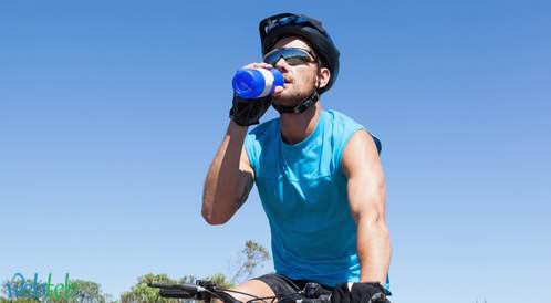 دراسة: مزيج السكر مع الماء لديه نفس فعالية المشروبات الرياضية