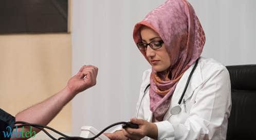 نصف الأطباء المسلمين في امريكا يشعرون أنه يتم اختبارهم أكثر من زملائهم نصف الأطباء المسلمين في امريكا يشعرون أنه يتم اختبارهم أكثر من زملائهم