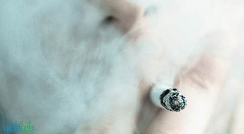 التدخين في منتصف العمر وفي سن الشيخوخة يزيد بشكل كبير من مخاطر الخرف التدخين في منتصف العمر وفي سن الشيخوخة يزيد بشكل كبير من مخاطر الخرف