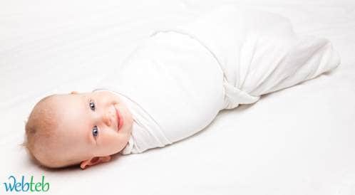 هل يعرض التقميط حياة الرضيع للخطر؟
