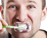 تنظيف الأسنان قد يمنع الإصابة بالنوبات القلبية والسكتات الدماغية
