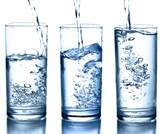 دراسة جديدة تحذر من شرب الماء بكثرة