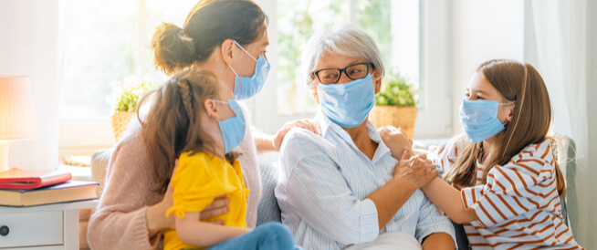 دراسة اللقاحات قد تقلل فرص انتقال فيروس كورونا بين أفراد العائلة الواحدة