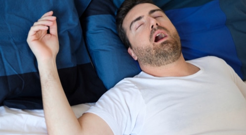 هل أنت معرض لخطر توقف التنفس أثناء النوم؟