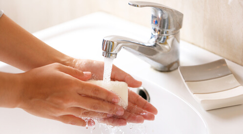 هل تقوم بغسل يديك بالطريقة الصحيحة؟ صح أم خطأ
