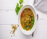 طريقة عمل شوربة عدس بالخضار