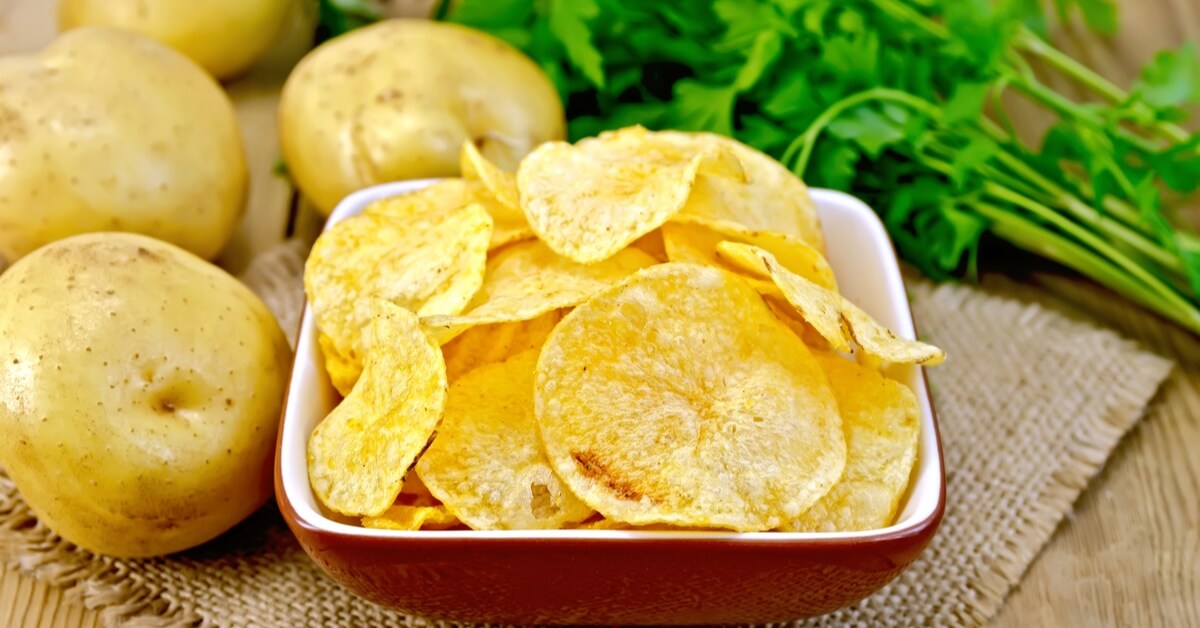 Картофельные чипсы в каком году придумали. Чипсы. Картофельные чипсы. День рождения картофельных чипсов. День чипсов.