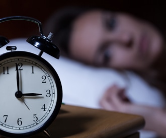 علاج قلة النوم: نصائح وتوصيات بالصور