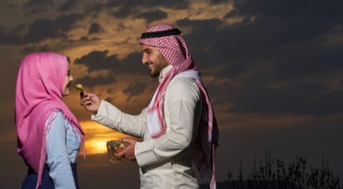 بالصور: 5 نصائح مهمة للمتزوجين في رمضان