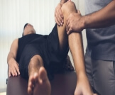تعرف على العلاج الطبيعي للركبة بالصور
