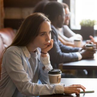 6. عدم الاختلاط بالناس