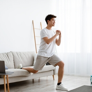 6. القرفصاء بساق واحدة (Single-Leg Squat) 6. القرفصاء بساق واحدة (Single-Leg Squat)