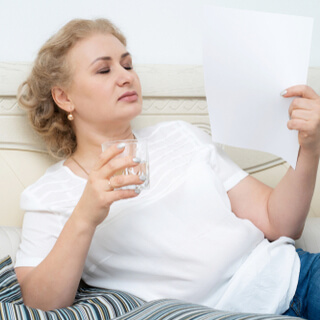 2. تخفيف أعراض انقطاع الطمث