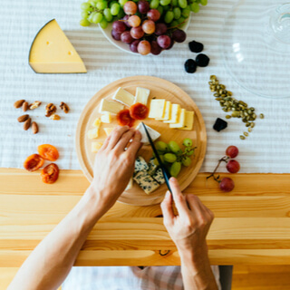 3. تناول بعض الأطعمة