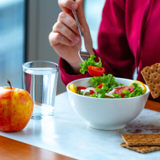 2. تناول المزيد من الألياف