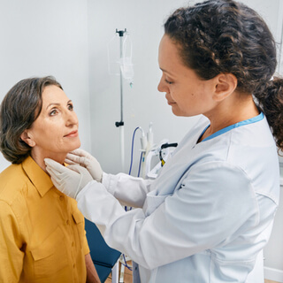 تعرف على أعراض قصور الغدة الدرقية بالصور