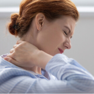 1. أعراض قصور الغدة الدرقية الشائعة عند الكبار