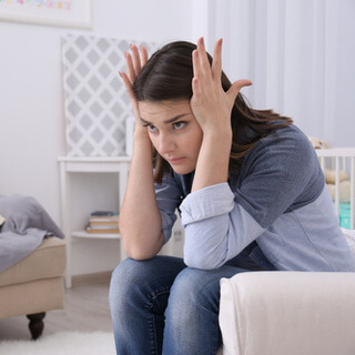 1. أعراض قصور الغدة الدرقية الشائعة عند الكبار