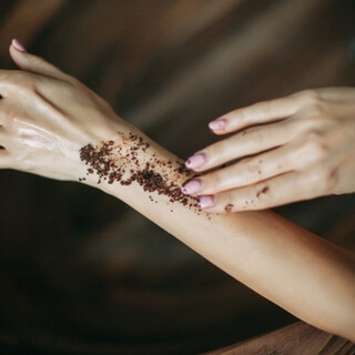 محاذير استعمال ماسك القهوة