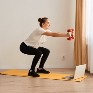 2. تمرين القرفصاء العميق