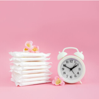 3. ملاحظة التغيرات في مخاط عنق الرحم