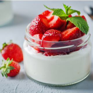 3. حلويات باللبن اليوناني 3. حلويات باللبن اليوناني