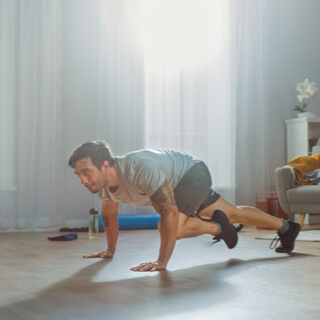 1. تمرين تسلق الجبال