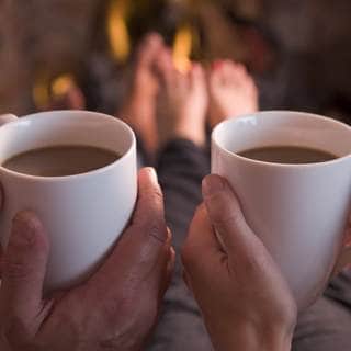 4. تجنب شرب السوائل قبل ممارسة الجنس