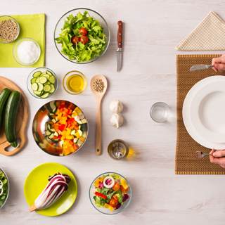 السيطرة على أعراض سلس البول بالغذاء السيطرة على أعراض سلس البول بالغذاء