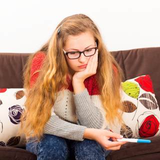 هل هناك احتمال أن أُصبح حاملًا إذا تم القذف في الخارج لكن على ملابسي الداخلية؟