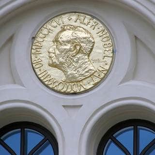 2008: جائزة نوبل