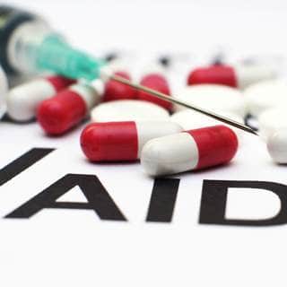 5. فيروس نقص المناعة البشرية يُمكن علاجه 5. فيروس نقص المناعة البشرية يُمكن علاجه