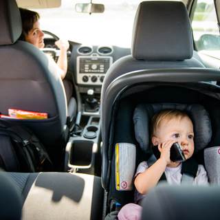 1. الهاتف أو الجزدان