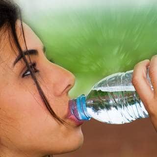 3. اشرب الكثير من السوائل