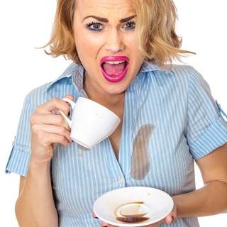 7. الاستهزاء بمشاكل الآخرين