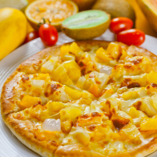 البيتزا بصلصة المانجو