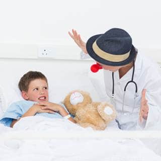 3. رسم البسمة على وجهه