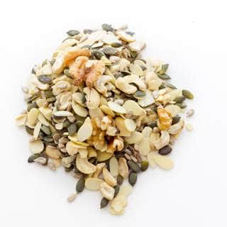 6. بعض البذورات والمكسرات