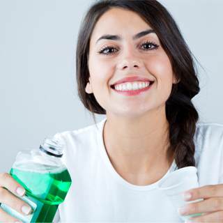 3. مكافحة رائحة الفم الكريهة