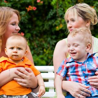 1. دخلت في منافسة حول ابني