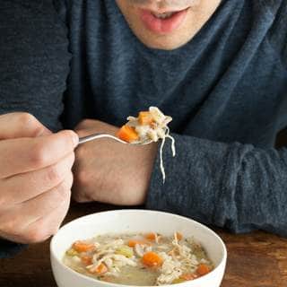 4. تناول الحساء