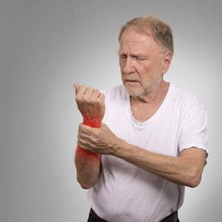 الفئات المعرضة للإصابة بالنقرس