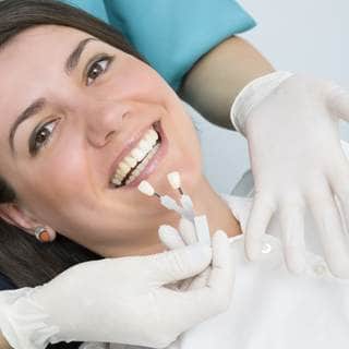 5. هل يمكن استخدام غسول الفم بعد عملية زرع الأسنان؟