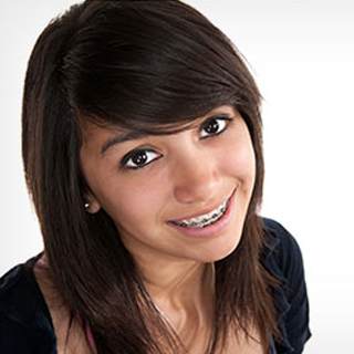 6. هل يمكن لمن يضع تقويم الأسنان استخدامه؟