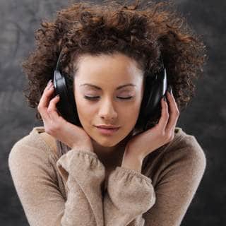 8. استمع إلى الموسيقى