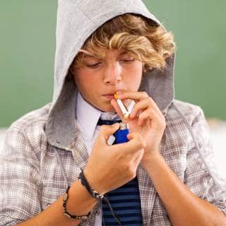 2. ابني بدأ بالتدخين