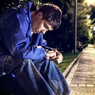 4. ابني يخرج ولا يعود إلى البيت إلا متأخرًا