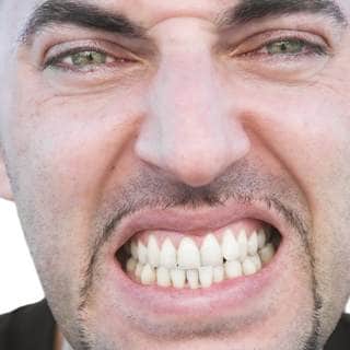 4. صك الأسنان