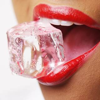 3. تجنب قضم الأطعمة الصلبة